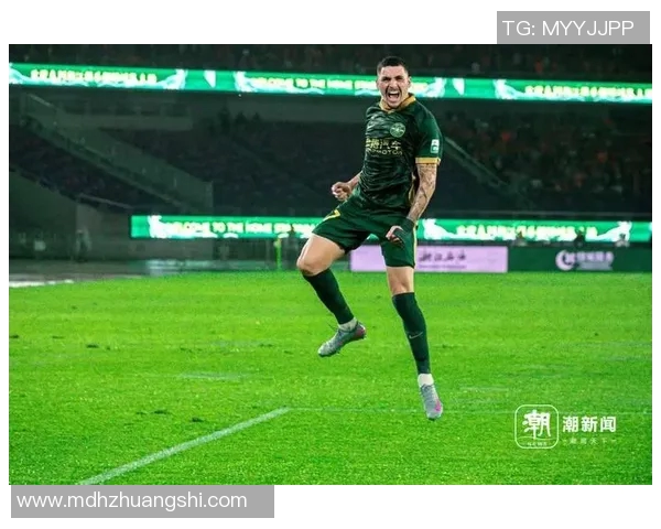 浙江绿城足球队奋勇拼搏追逐梦想展现青春力量与团队精神